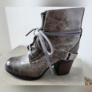 Maurices, Juniper Hiking Heels, Size 8.5, Gray, NWT